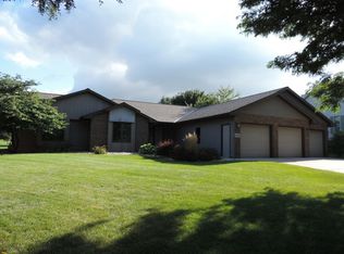 3165 Days End Ln, Green Bay, WI 54313