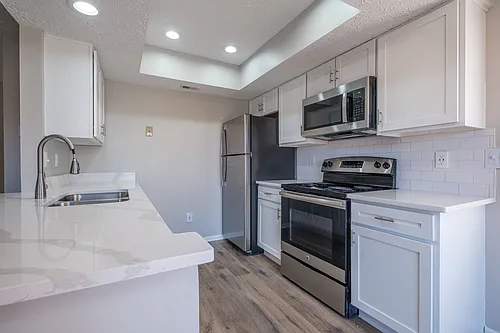 Perimeter Lakes Apartments Photo 1