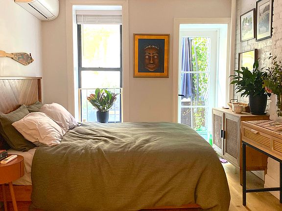 5th image of 332 E 9th St #Gfw