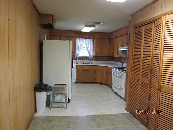 3rd image of 703 Quinn St