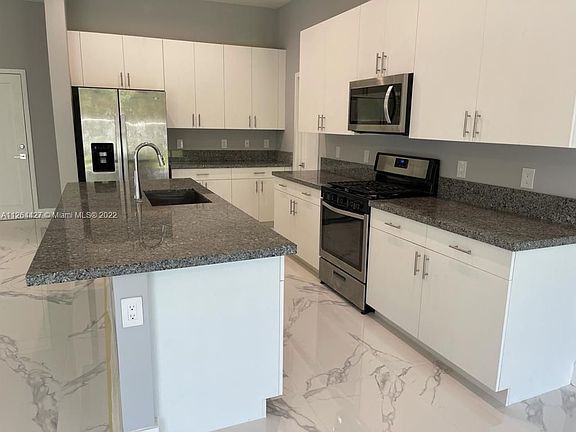 5th image of 4920 Whispering Way #4920