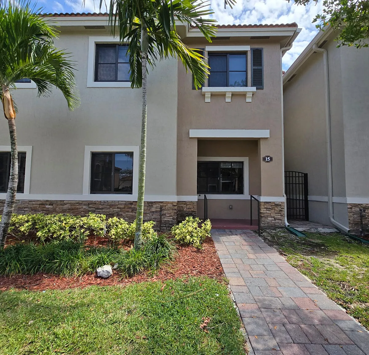 3 bed, 2.5 bath, 1515 sqft, $2,650 — Photo 1