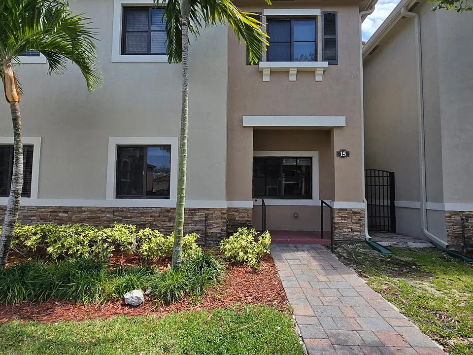 22401 SW 88th Pl #15