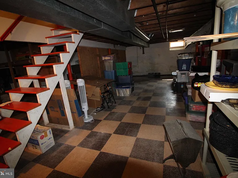 112 N Harvard Rd — Photo 22