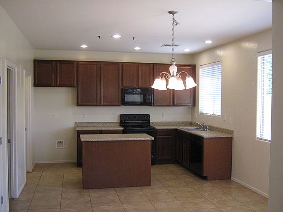 4th image of 17599 W Woodrow Ln