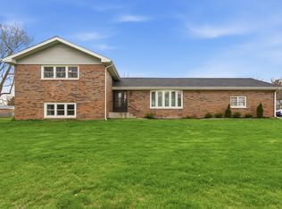 715 3rd Ave NW, Demotte, IN