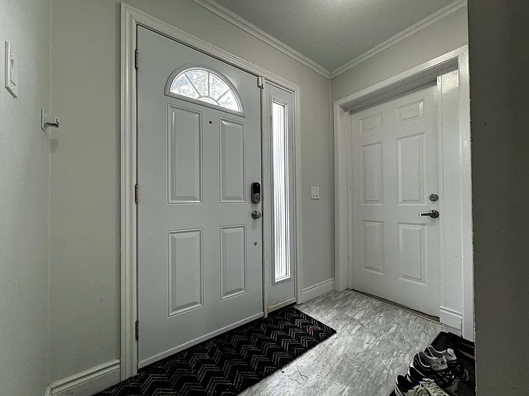 121 University Ave E #2 — Photo 21