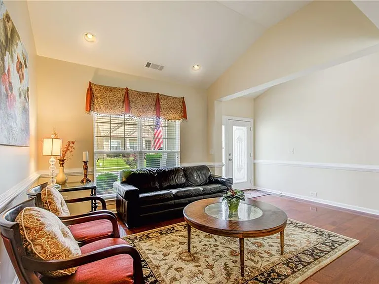 529 Olympic Way — Photo 4