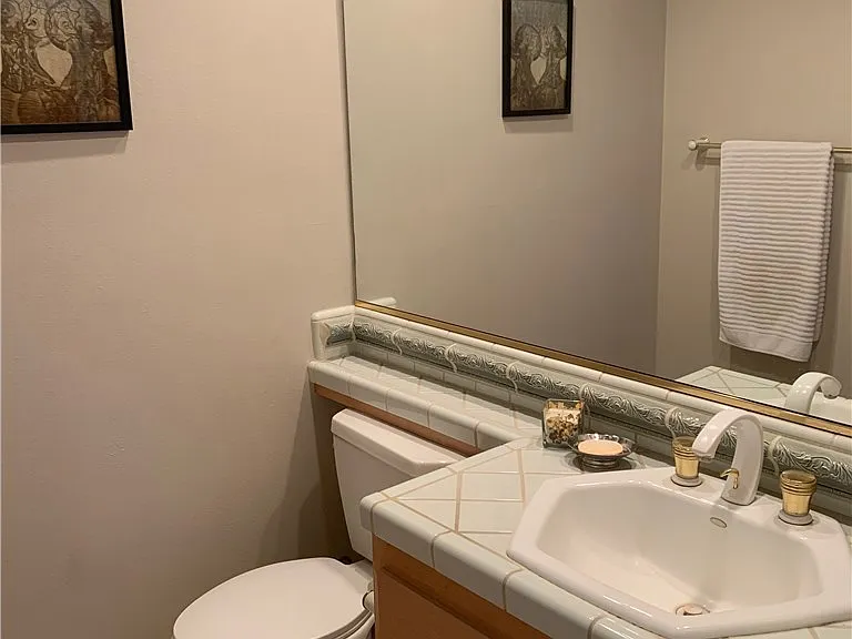 1007 Lilienthal Ln — Photo 11