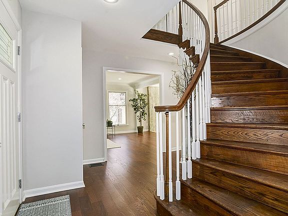 Stunning curved stair entry