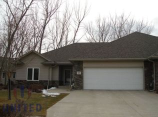 919 Willow Cir, Dakota Dunes, SD 57049