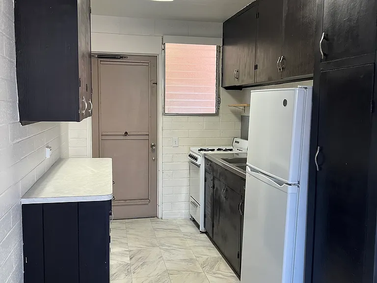 2824 Date St #3 — Photo 3