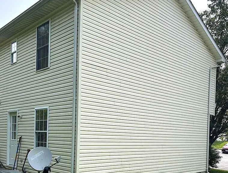 426 Ridgefield Ave — Photo 2
