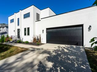 3112 Cara Ln, Oak Brook, IL 60523