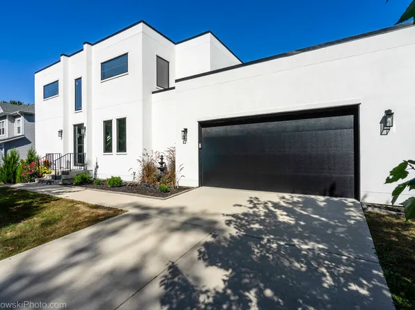 3112 Cara Ln, Oak Brook, IL 60523