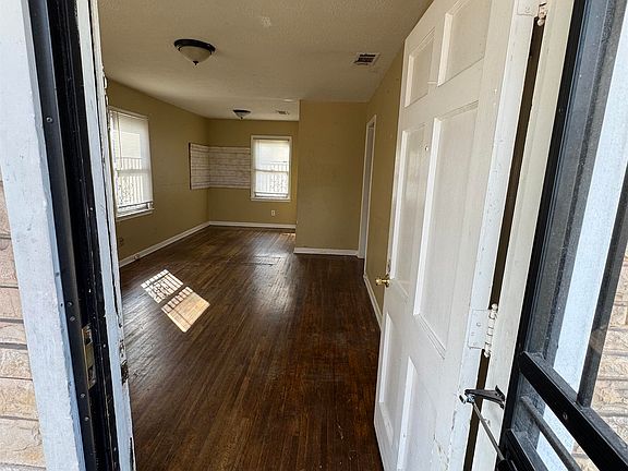 2nd image of 4071 Grey Rd