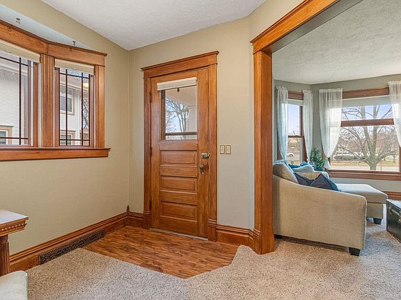 3rd image of 618 1st Ave NW