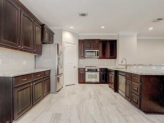 5th image of 2618 Enclave At Shady Acres Ct
