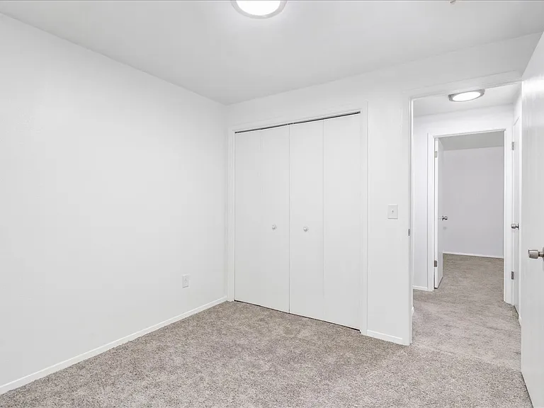 2302 W Canal St — Photo 16