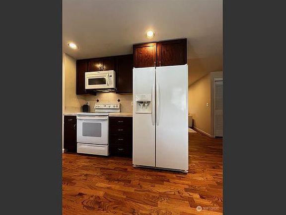 5th image of 7552 123rd Ave NE