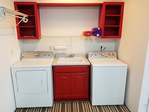 5th image of 40 Rosie Anna Dr