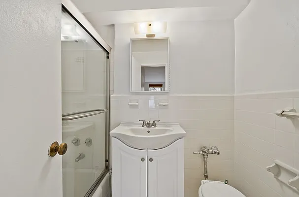 Sold by Nest Seekers International | media 18