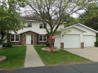 1211 N Forest Ln, Prairie Du Sac, WI 53578