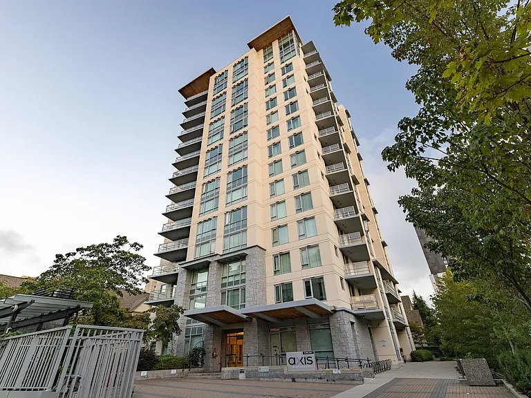 6090 Iona Dr — Photo 3