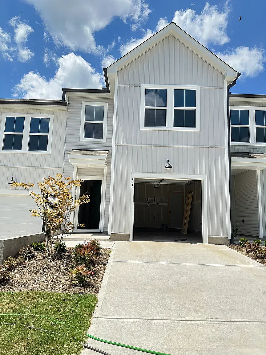 3 bed, 1761 sqft, $1,875 — Photo 1