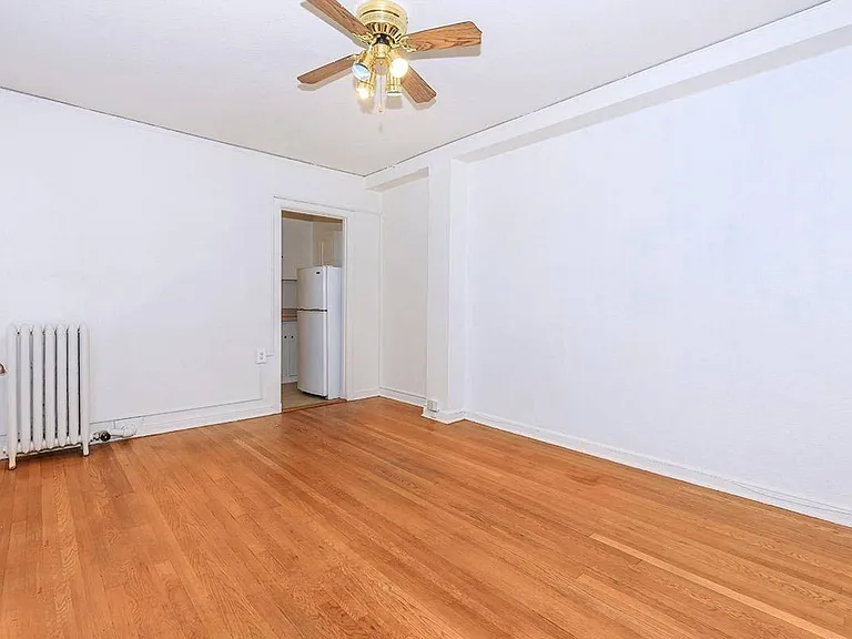 Charlesgate Apartments - Vintage Studios — Photo 12