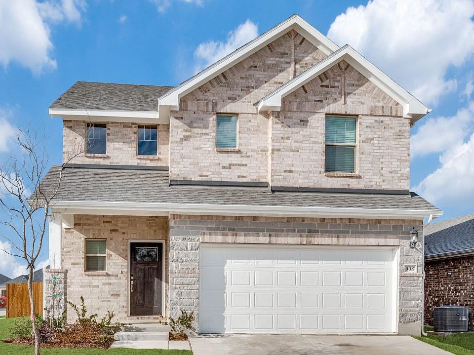 1st image of 908 Rosemary Hill Dr