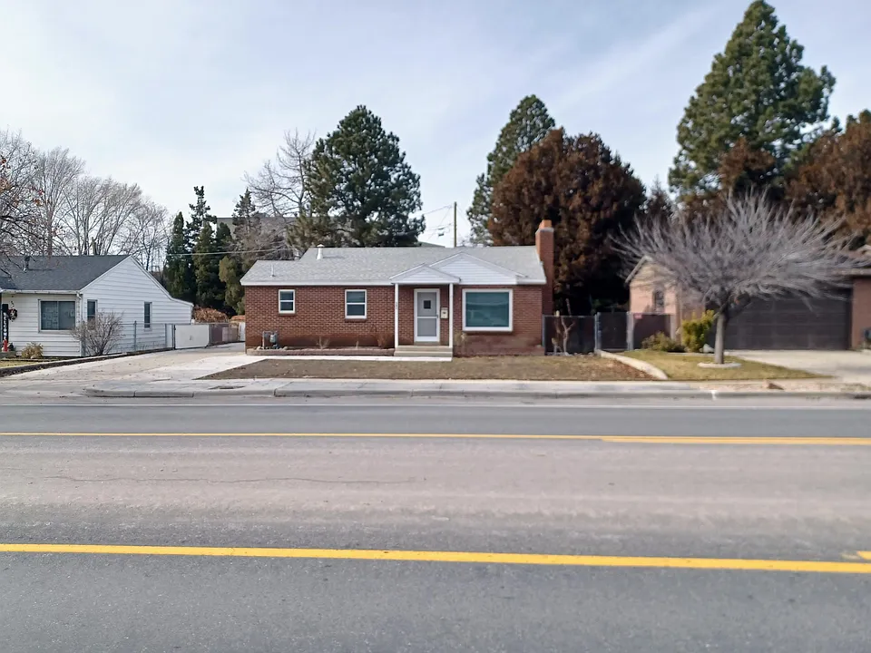 485 N 100th St E