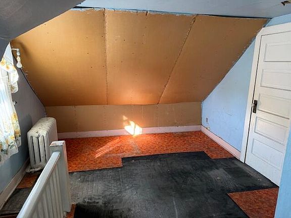 4th image of 609 Niles St