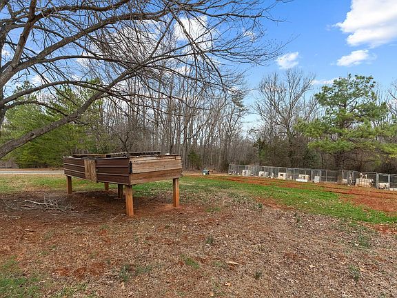 3rd image of 1134 Lynch Mill Rd