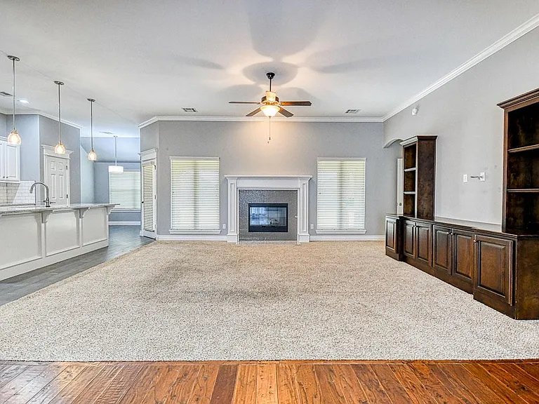 19208 Greenery Ln — Photo 7