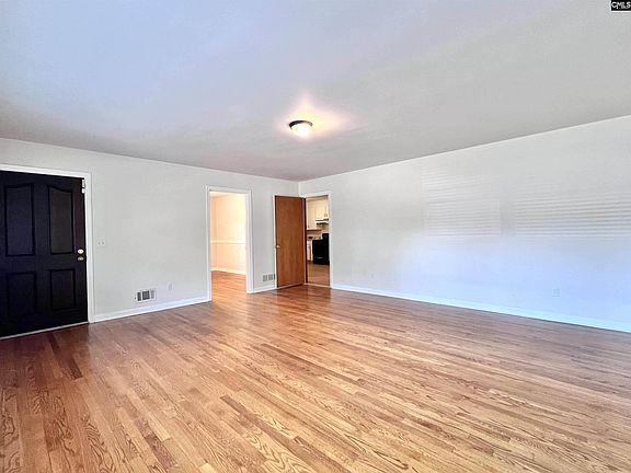 4th image of 127 Whispering Pines Cir