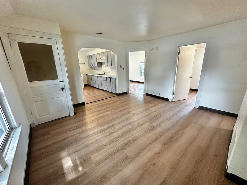 1 bed, 1.0 bath, $725 — Photo 4