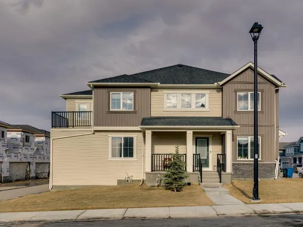 4 N Southwinds Gate SW, Airdrie, AB T4B 5S2