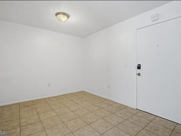 3704 Broadway #310 — Photo 8