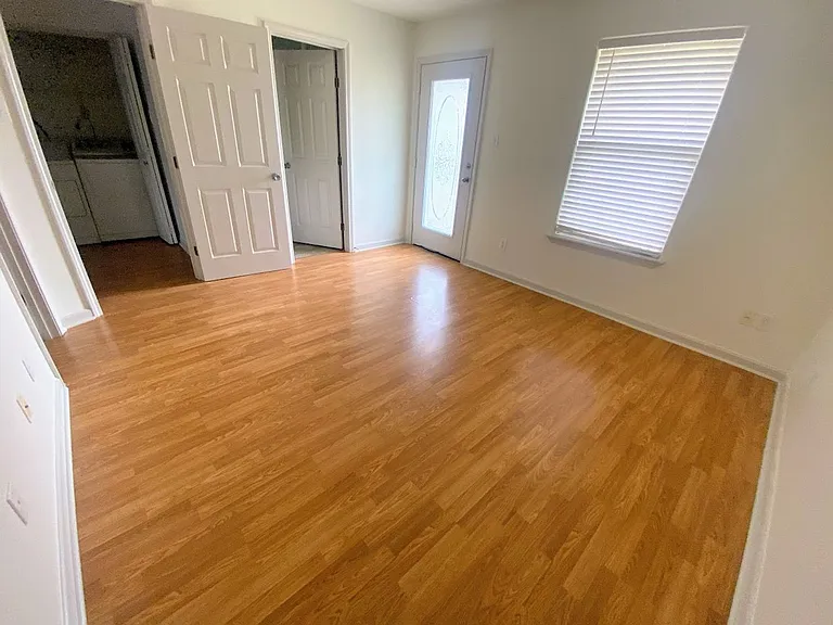 357 E Sale Rd — Photo 17
