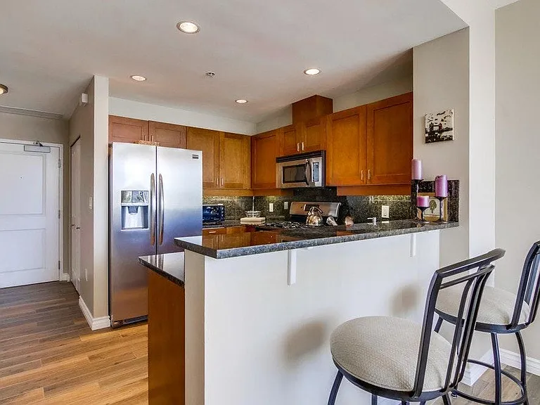 475 Redwood St #404 — Photo 9