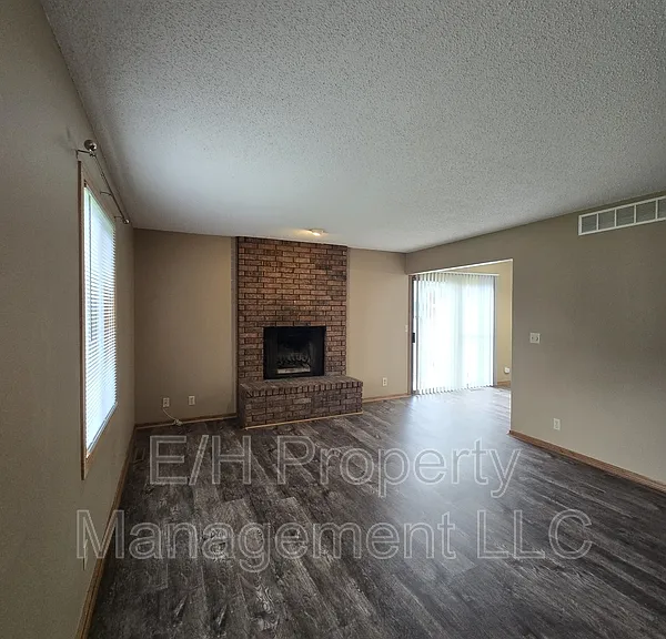 9105 W Westlawn St #1 — Photo 4