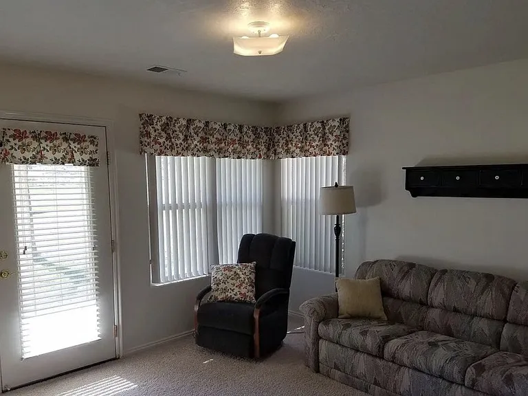 149 N Turnbury Ln — Photo 9