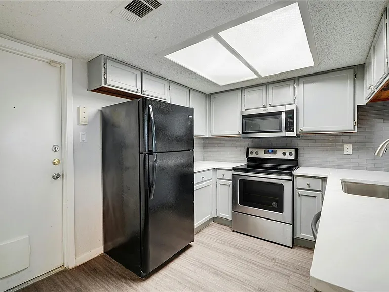 11406 Ptarmigan Dr #B — Photo 8