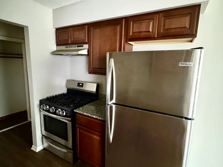 6425 Beard Ave N — Photo 11