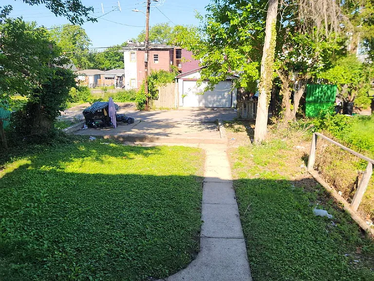 3721 Iowa Ave — Photo 3