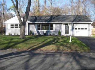 25 Village Dr, Saugerties, NY 12477