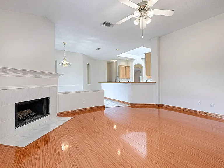 7512 Vineyard Dr — Photo 12