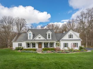 64 Silver Brook Ln, Woodbury, CT 06798