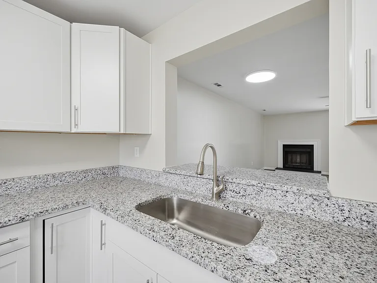 5109 Glenwood Way — Photo 15